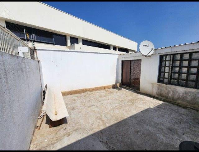 7 BEDROOM SECTIONAL TITLE FOR SALE IN MUSGRAVE